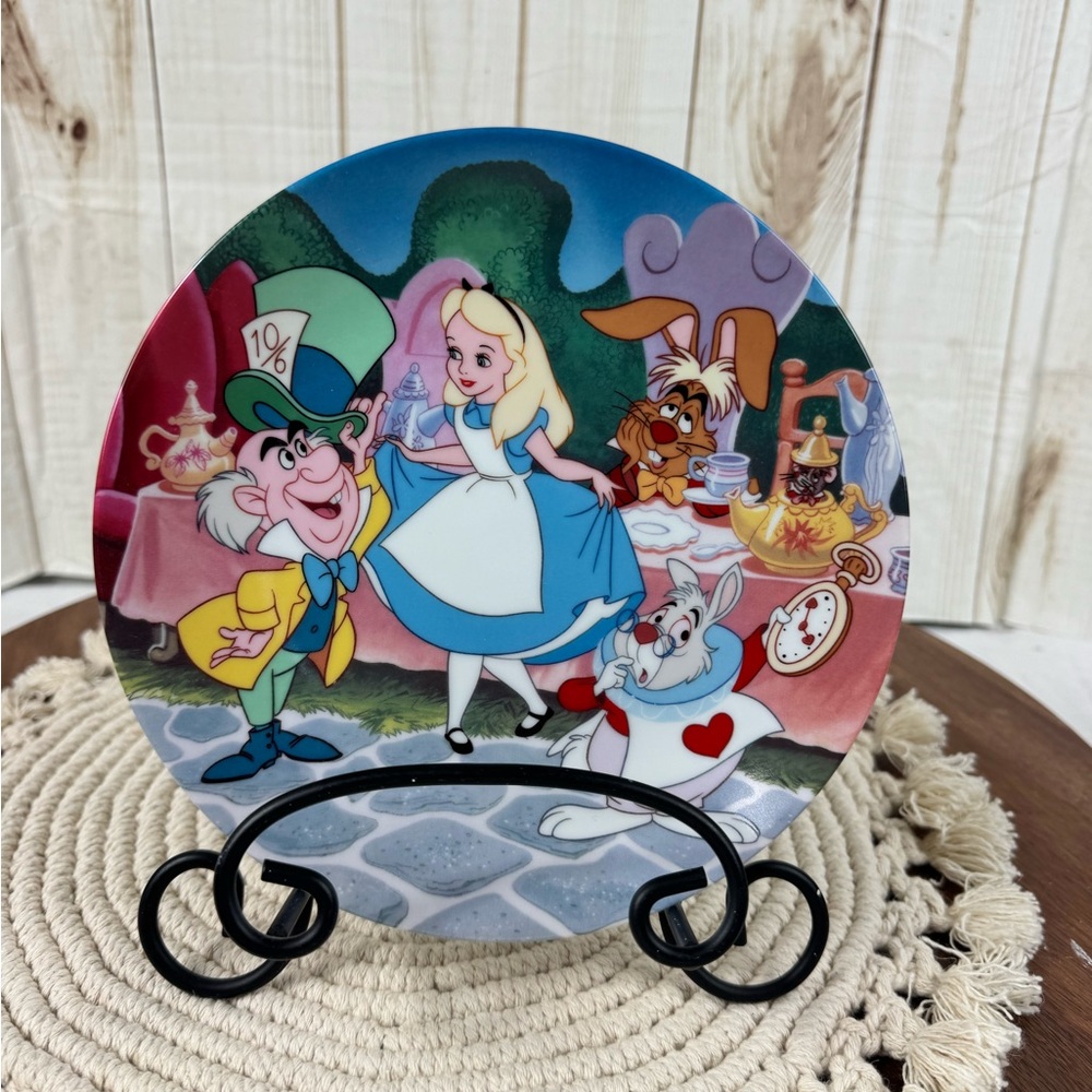 Knowles Alice in Wonderland Decorative Plate.1992